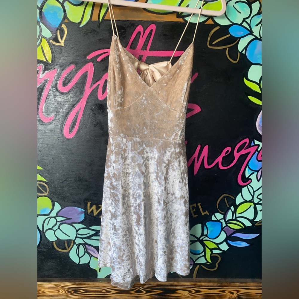 Double Crazy Womens Medium Nude Velvet Mini Dress Tie Bow Back